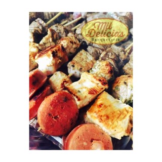 COMBO Empanada + Brocheta surtida